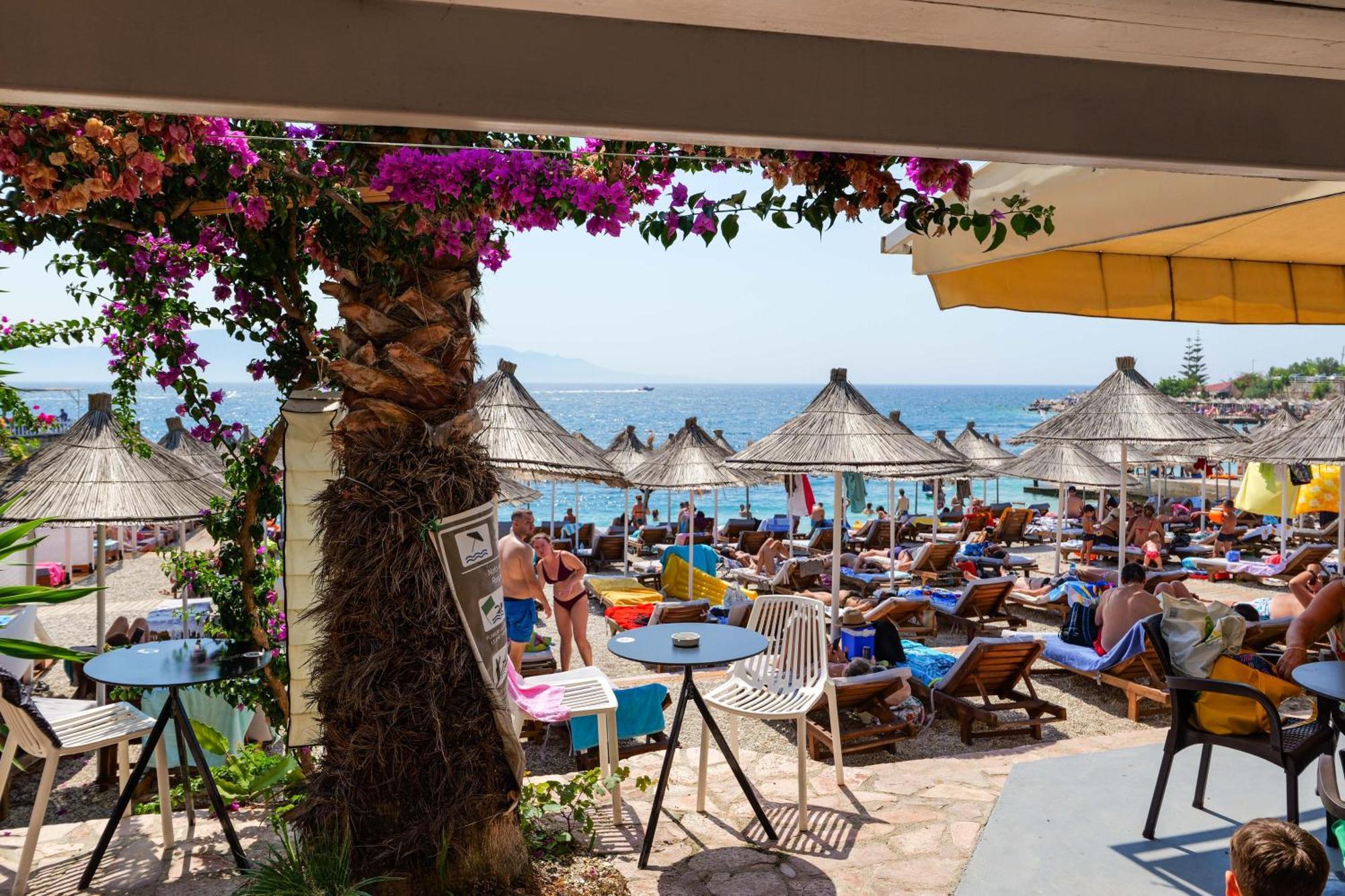 Vila Era Beach Саранда Экстерьер фото